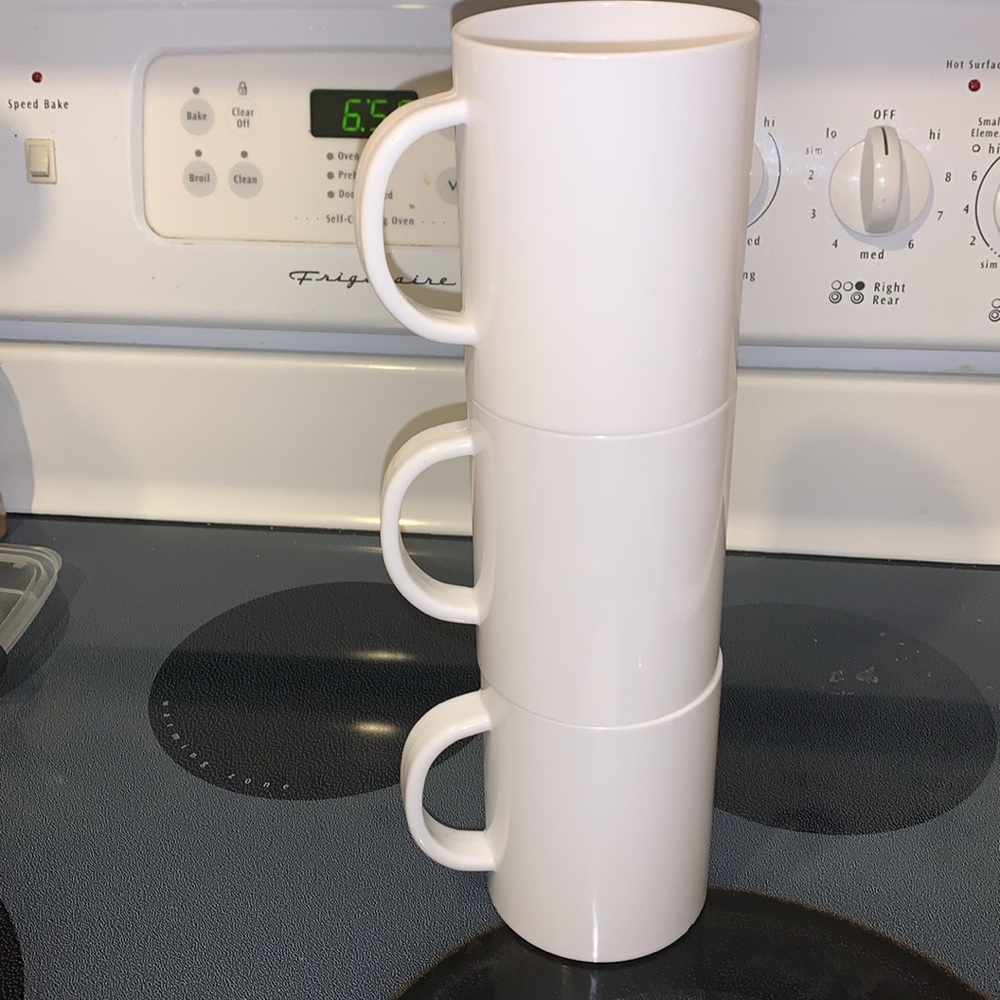 White plastic stackable Mug Set of 3 - Picture 3 of 6